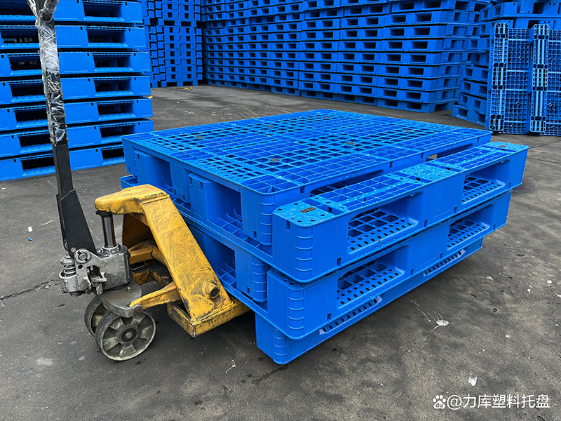 內(nèi)行人告訴你:塑料托盤的幾個優(yōu)點!